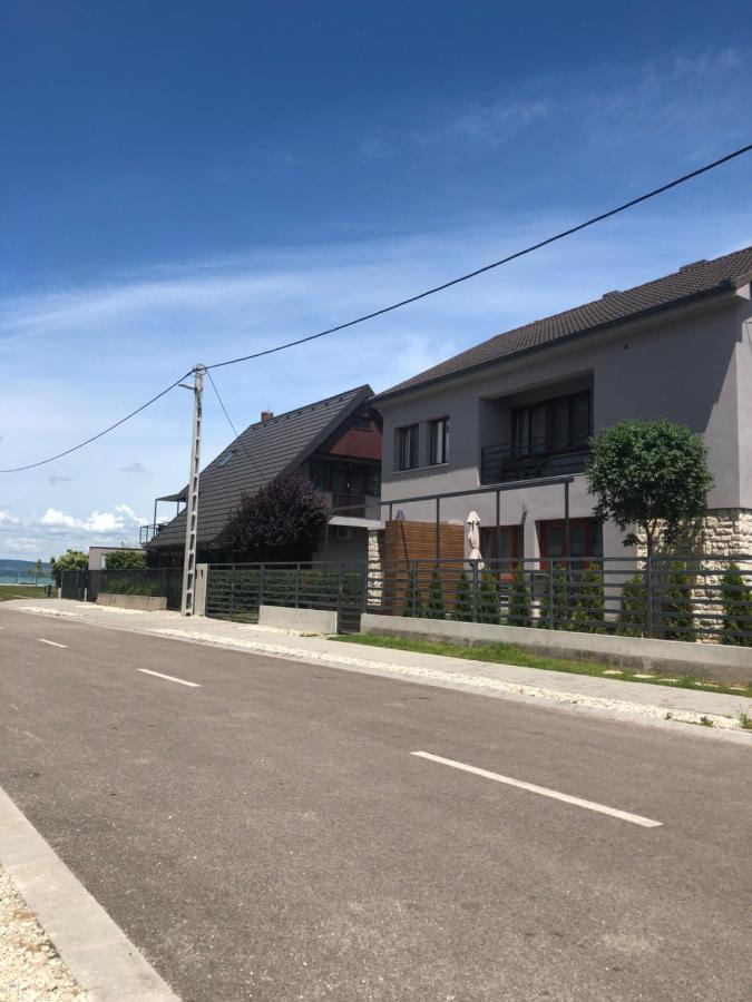 Hullám Apartman Balatonlelle Exterior foto